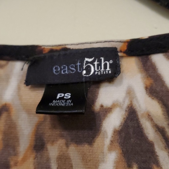 Tiger print top - Picture 4 of 4